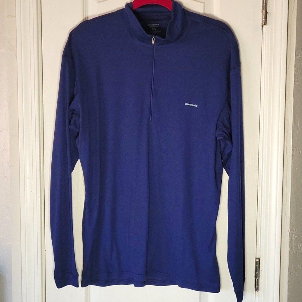 175- Patagonia Capilene blue base layer Men Size XL